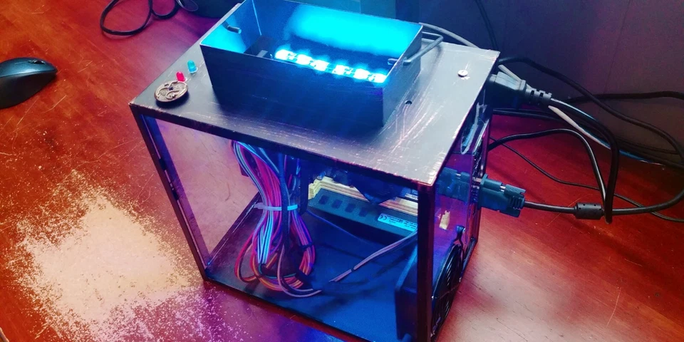 Metal Lantern / Candle Box Desktop Computer, quad 2.8 8GB, Win 10, 128GB SSD - Image 2 of 4