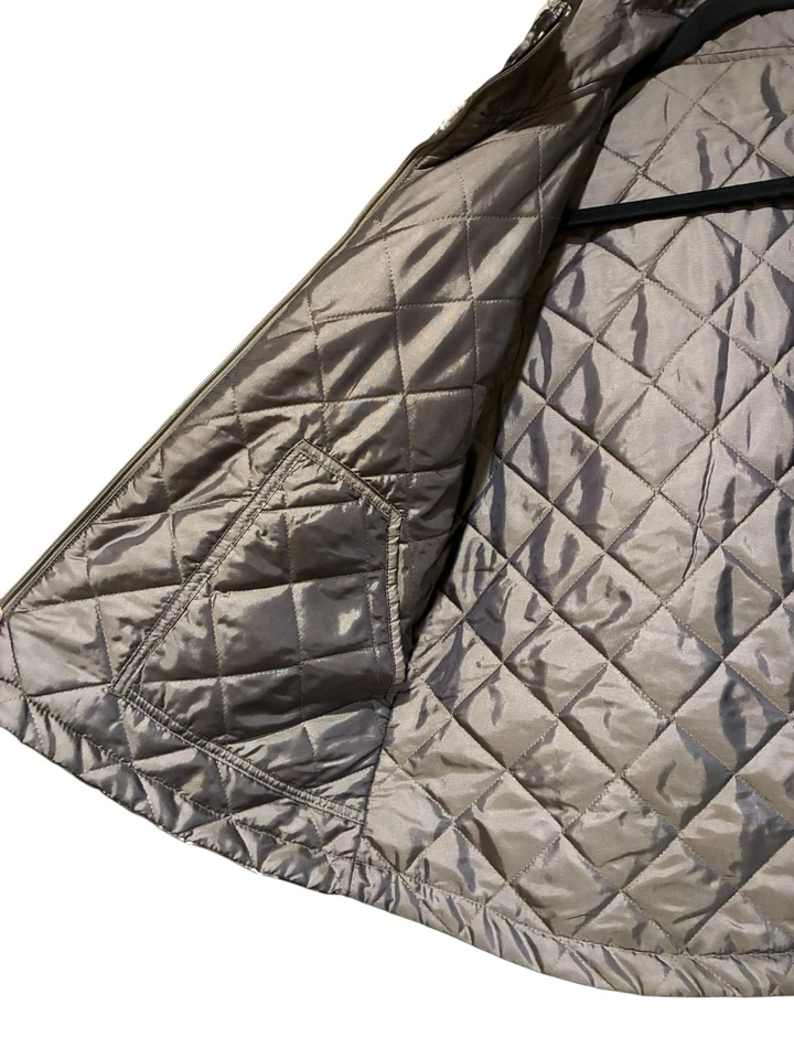 Feather Print Quilted Vest Brown Women’s Small Full Zip Puffer Style - Image 4 of 4