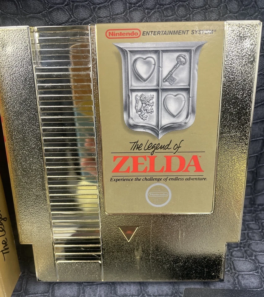 Nintendo NES Legend of Zelda CIB 5 Screw 2nd Print Tips & Tactics StrategyGuide  - Image 4 of 4