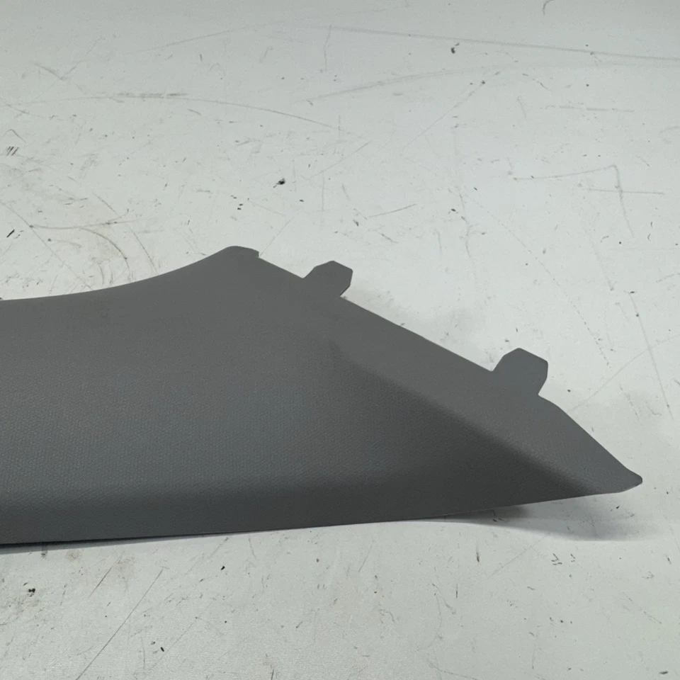 OEM 2018-2024 CHEVROLET EQUINOX PARA-BRISA LATERAL DIREITO UM PAINEL DE COBERTURA DE ACABAMENTO DE PILAR - Imagem 2 de 4