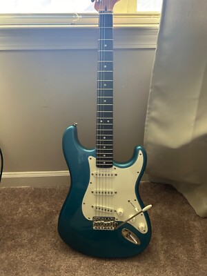 Squier Stratocaster (Blue), Fender Frontman 10G Amp w/ Cord