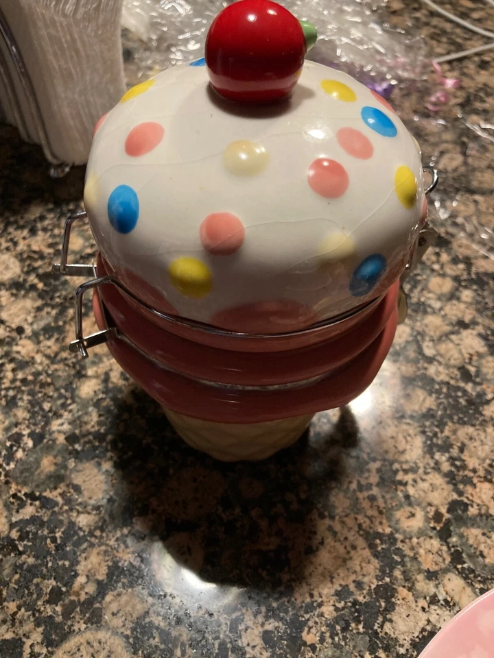 Vtg Boston Warehouse Ceramic Ice Cream Jar Canister Cone Hinged Locking Lid - Image 4 of 4