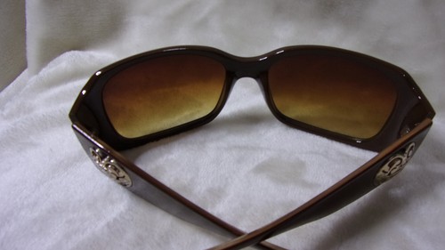 Kathy Van Zeeland Brown/Animal print frame Sunglasses with "HEART" Embellishment - Picture 3 of 12