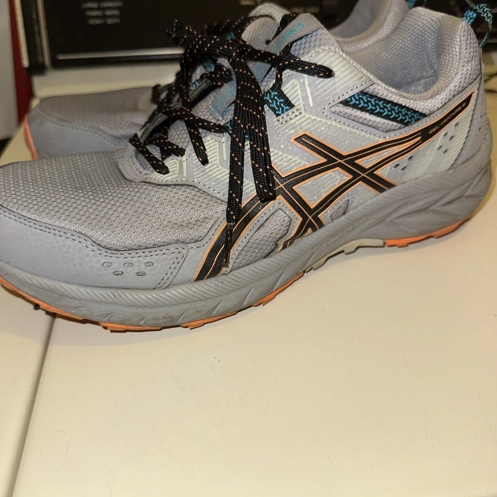 ASICS Gel Venture 9 Scarpe da Corsa Uomo Grigio Grafite Rosso Trail Mesh TG 9