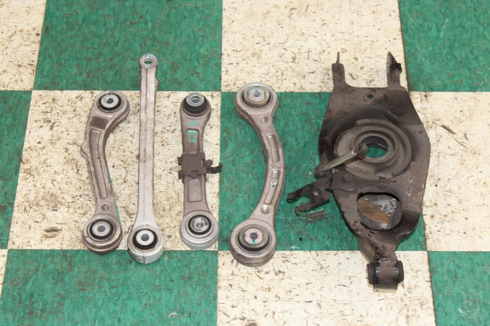 Maserati Quattroporte S Q4 2014-2021 Rear Right Control arms Set of 5