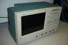 Tektronix TDS 5104 Digital Phosphor Oscilloscope 1GHz - 5GS/s DPO w Options