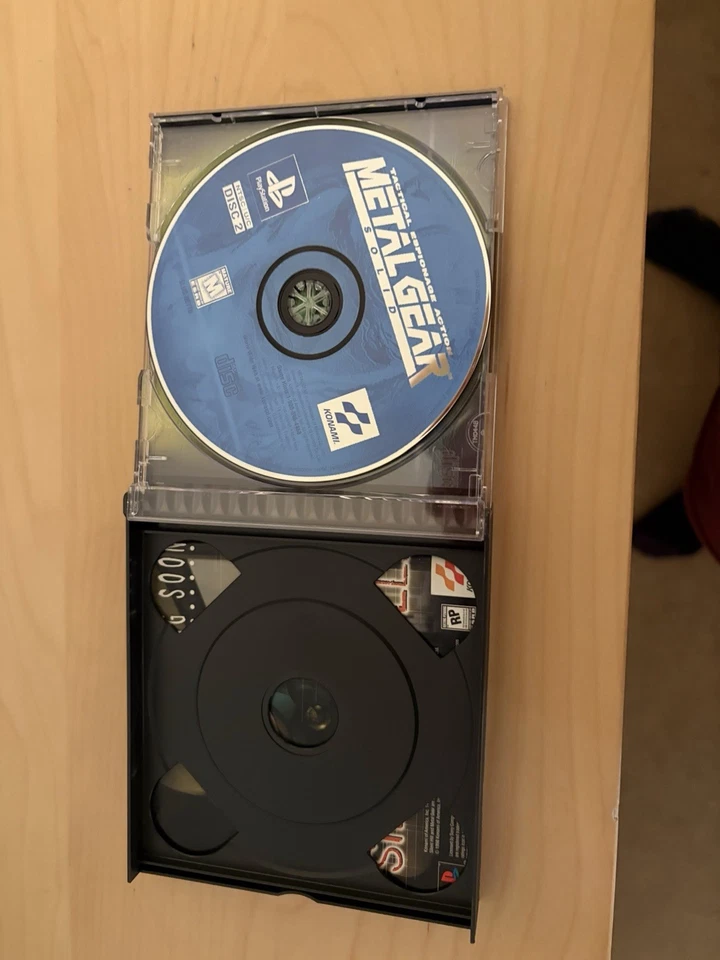 Metal Gear Solid PlayStation PS1 NTSC U/C Complete with Manual - Image 4 of 4