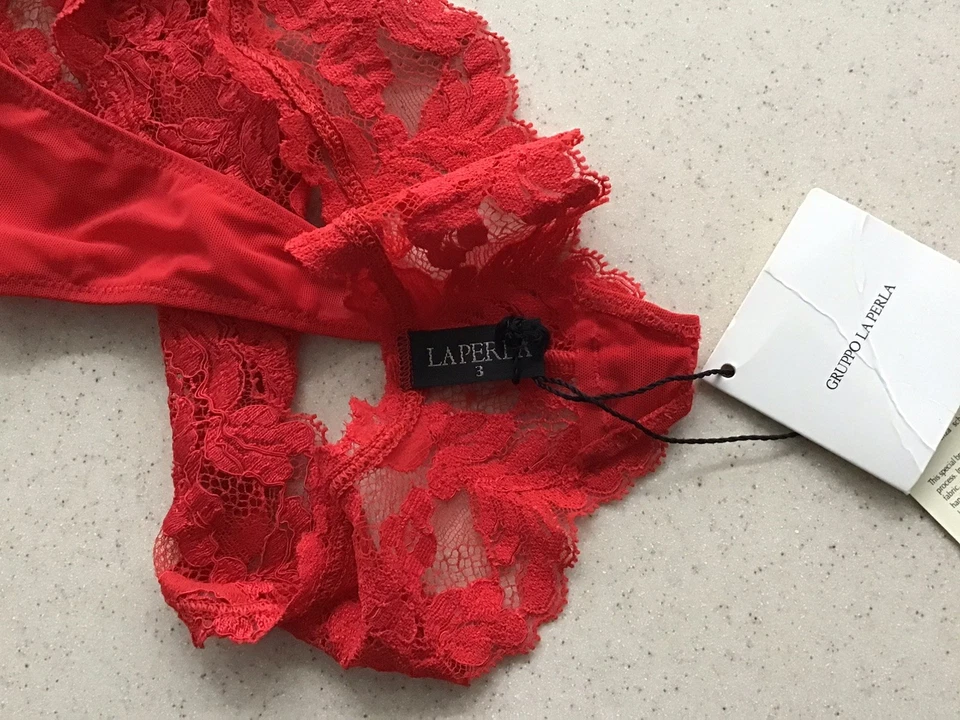 Sujetador con aros 38C de encaje floral La Perla, conjunto de tanga M (3) - ¡NUEVO CON ETIQUETAS! Rojo Foto 2 de 4