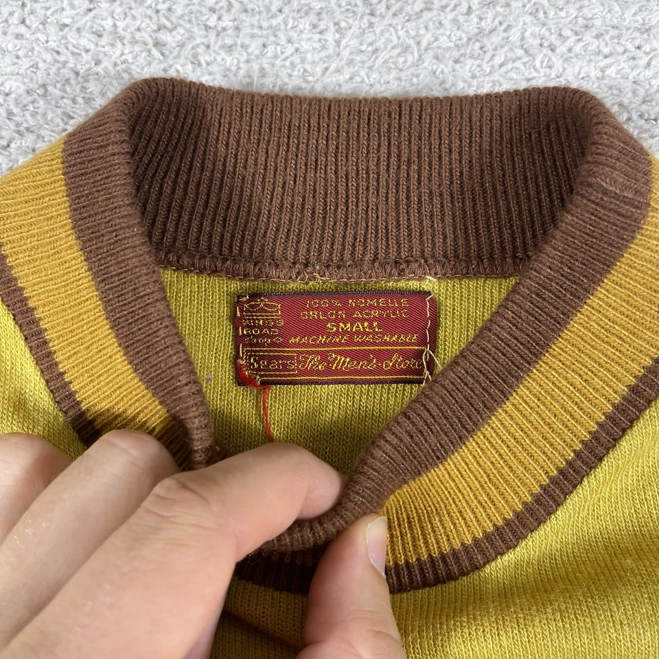 Camiseta vintage años 60/70 Sears Kings Road suéter tejido acrílico dorado pequeño para hombre Foto 3 de 4