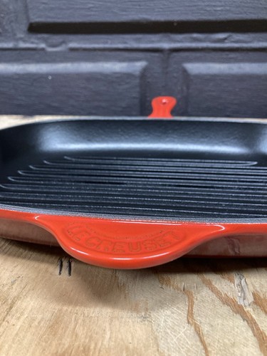 Le Creuset #32 Cerise Red Cast Iron Enamel Grill Skillet Oval Pan France NEW - Picture 2 of 11