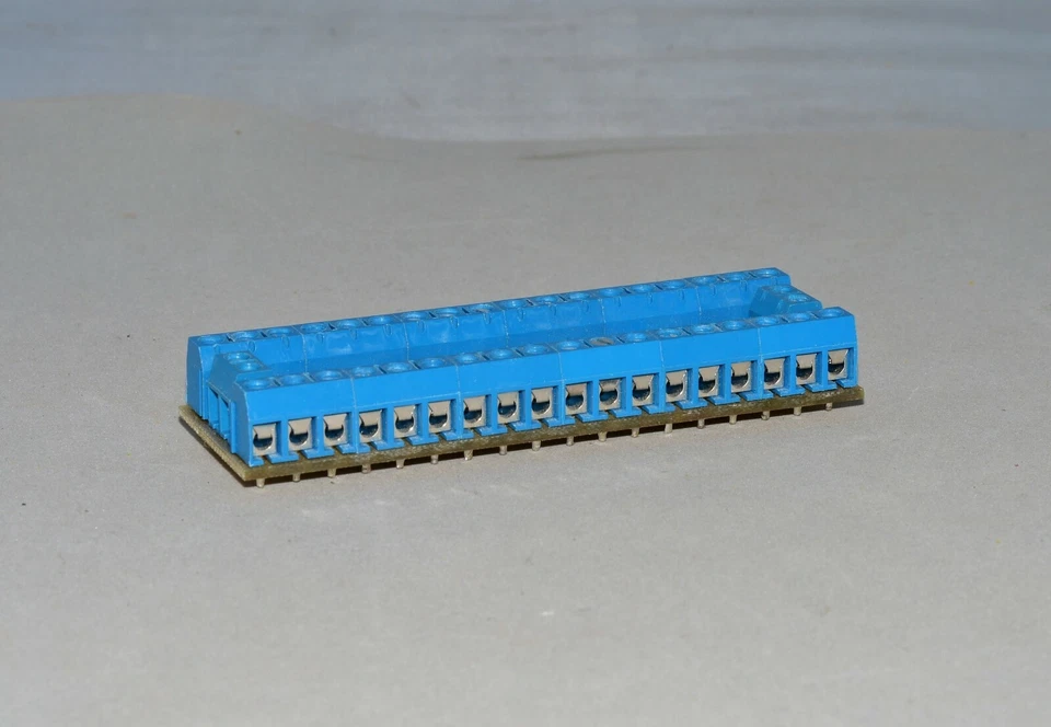 Technik 113 Distributor 3 for Model Railroad Lighting w 14 Connections - Image 4 of 4