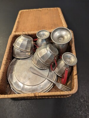Multiple PCS VTG TOY PICNIC COOKING UNBRANDED-SOME RED HANDLED PLAYWEAR 