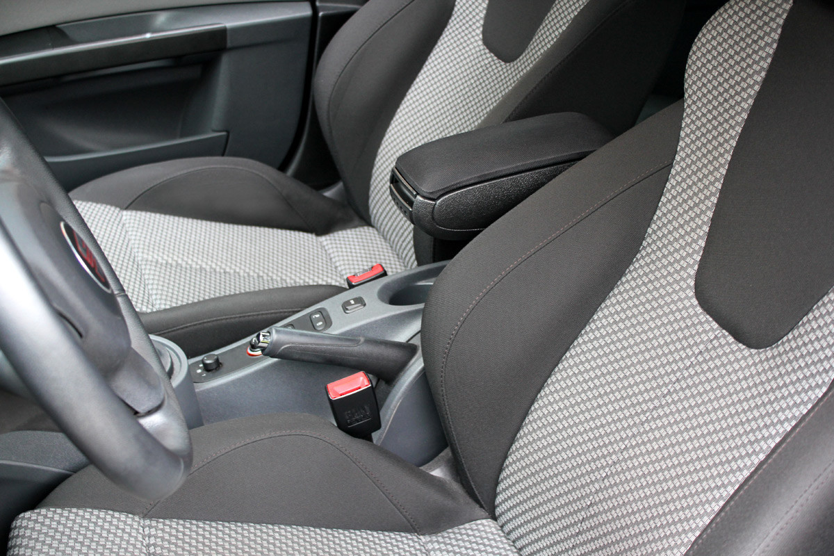 Accoudoir Seat Leon 3 pour remplacer une console usée ou ajouter un rangement
