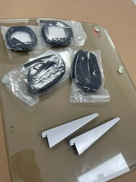 Freightliner Classic / Freightliner FLD 120. Kit completo de cristal/vidrio de puerta para ventanas Foto 2 de 4