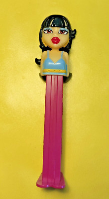 Yasmine (Bratz Puppen) - PEZ Süßigkeitenspender - 5,9 Patent