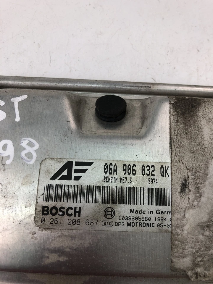 Centralina motore Seat Alhambra 7V8, 7V9 ECU 06A906032QK 2005 28177863 - Immagine 2 di 4