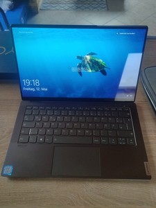 Lenovo Yoga S940 4K UHD (1TB SSD, Intel Core i7 8.Gen,16GB) Displaykabel defekt!
