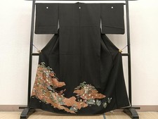 Heiwaya Kimono Luxurious black tomesode Imperial car flower pattern gold color
