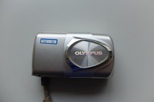 Olympus Mju 300 Stylus 3,2 megapixel fotocamera digitale compatta argento batteria senza caricabatterie