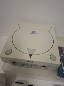 SEGA DREAMCAST CONSOLE MULTI REGION & HDMI WITH CONTROLLER VMU RUMBLE & 9 GAMES