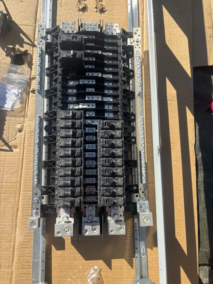 Siemens Panel Interior 400 amp MCB P1C42JD400ATST 208v - Image 4 of 4