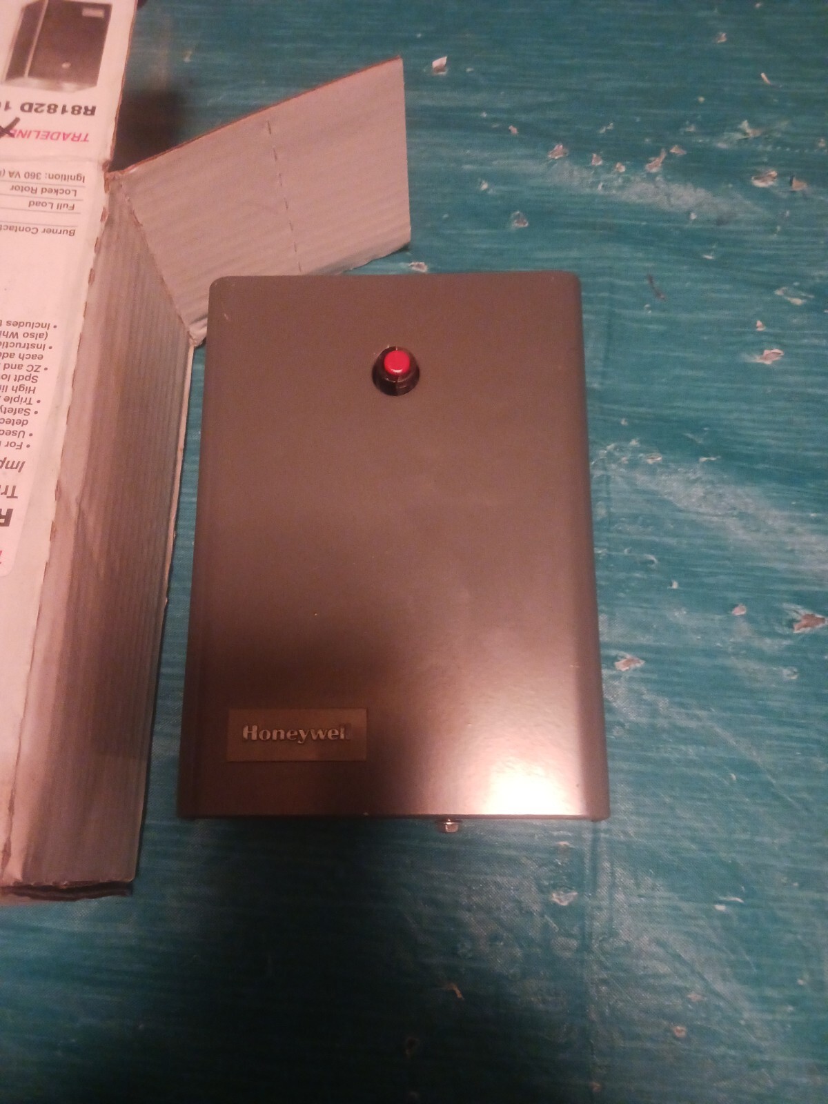 Honeywell R8182D R8182A R8182 1079 Triple Aquastat Protectorelay