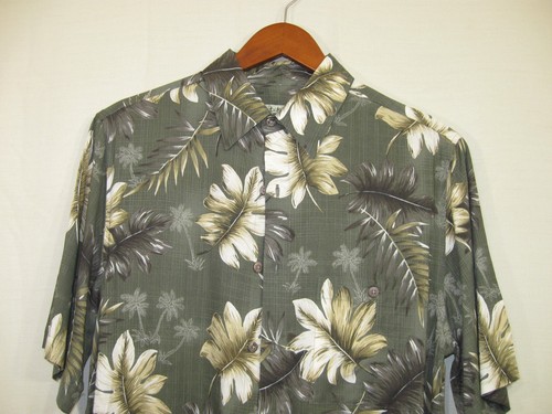 NWT Batik Bay Green Tropical Palm Tree Print Short Sleeve Button Front Shirt - Picture 2 of 5