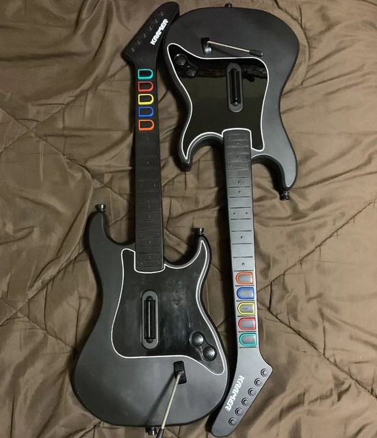 2X Red Octane 95433.805 Kramer Striker Wireless Guitar Hero PS2 Guitar