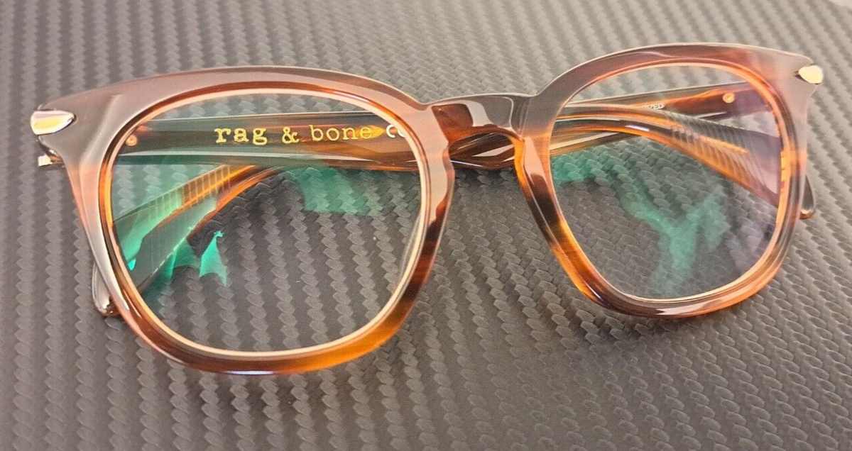 Single vision lens with Antireflection coating Re-glaze your