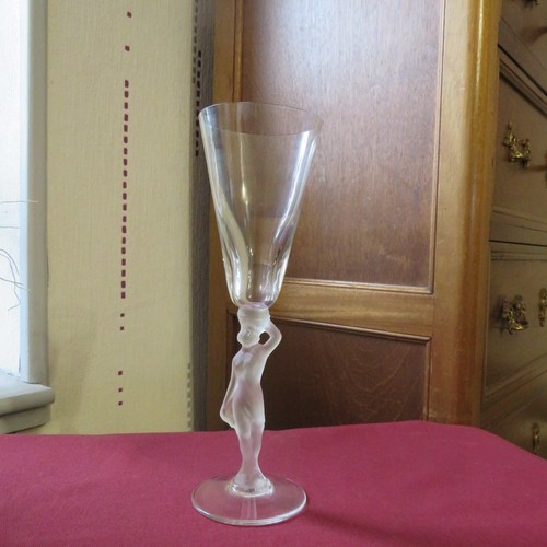 1 Flute A Champagner IN Glas bayel Bacchus Modell Venus 2