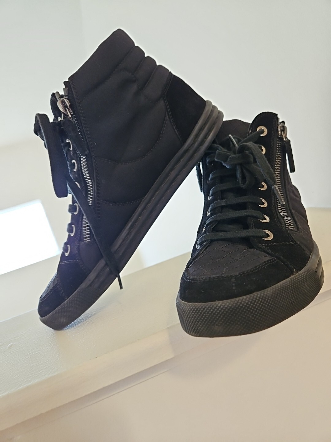 Chanel High Top Sneakers Quilted Suede And Canvas SZ 7-7.5 Good Condition image 4