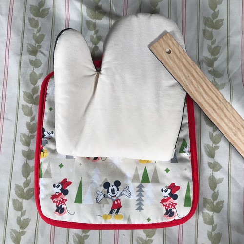 NWT Disney Mickey Mouse Christmas Tree Oversized Oven Mitt & Pot Holder Kitchen - Picture 4 of 11
