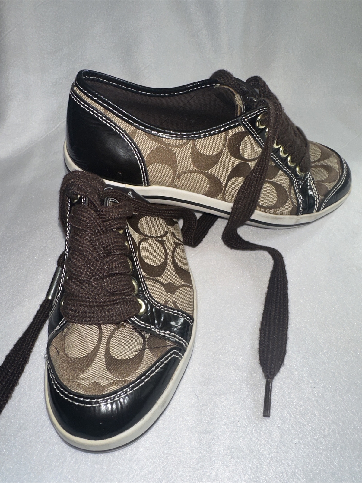 Coach Women's Brodi Designer LowTop Sneakers Shoes Size 6B LaceUp