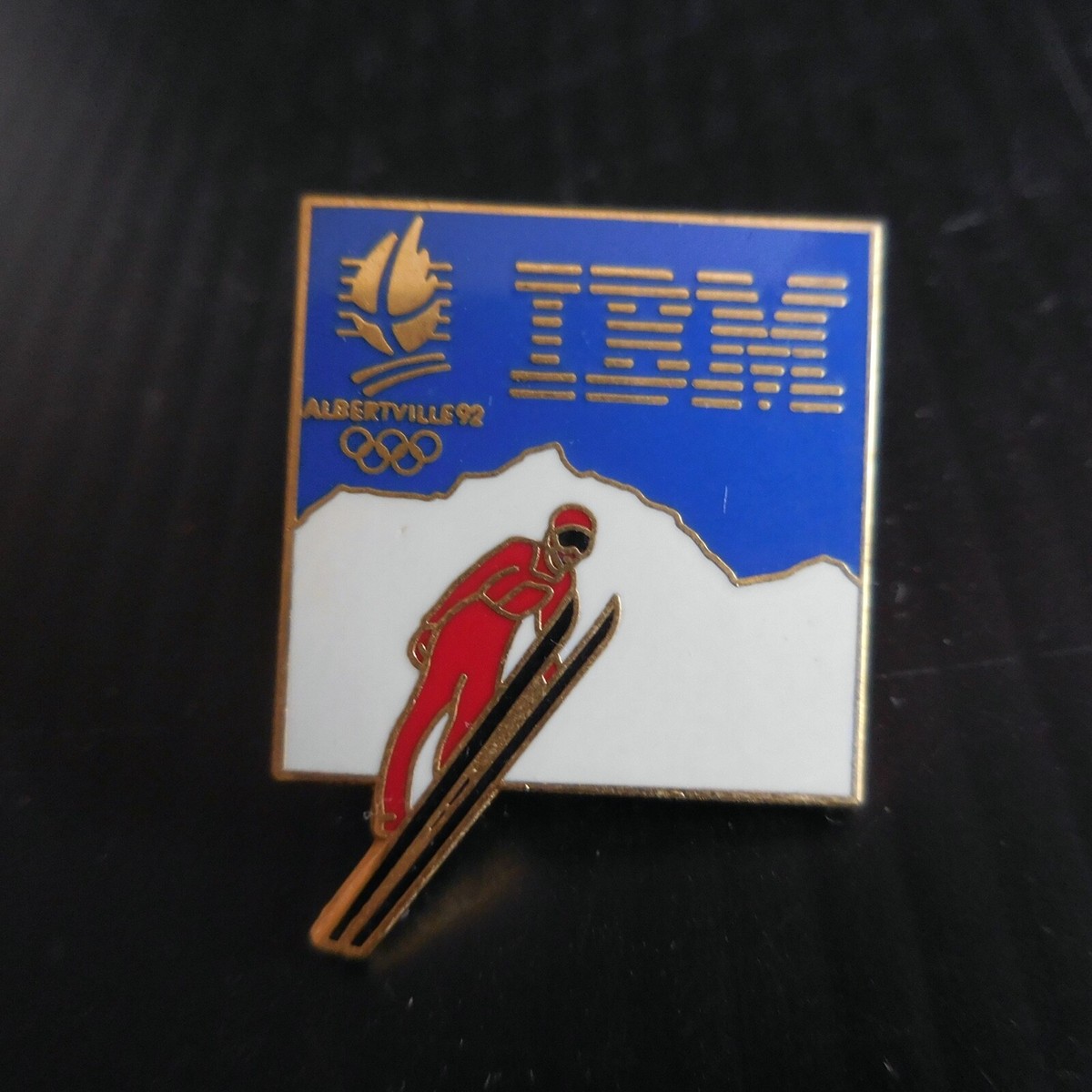 Pin’s JO Albertville 1992 – Saut à Ski (état Impeccable)