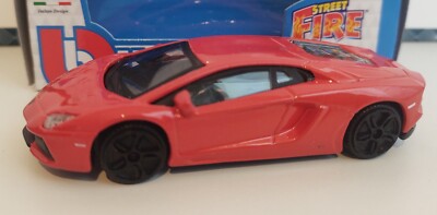 Burago - LAMBORGHINI AVENTADOR LP700-4 (rot) - Modell ''Street Fire'' 1:43