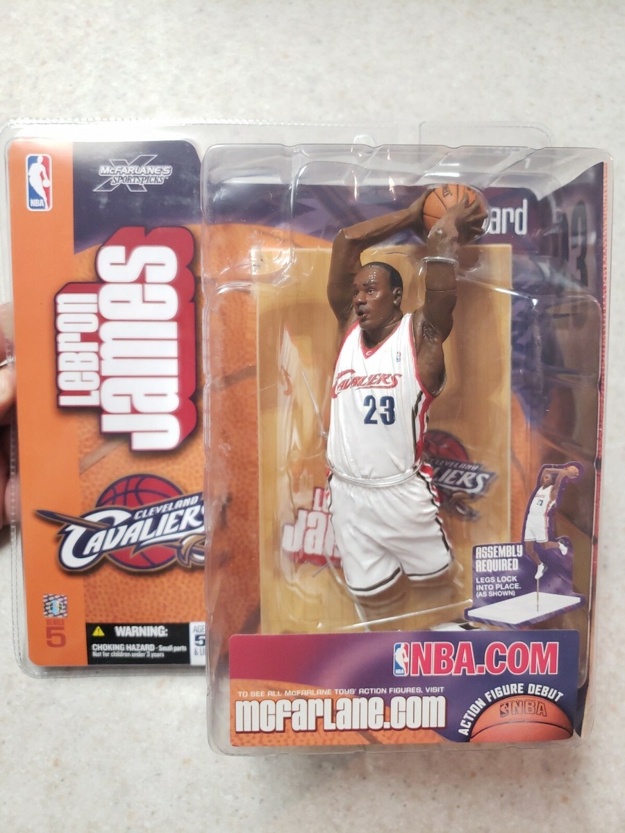 LEBRON JAMES 2003-04 ROOKIE MCFARLANE FIGURE WHITE JERSEY
