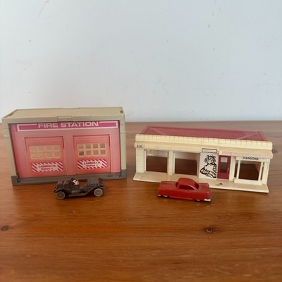 Vintage Matchbox 1990 Fire Station & Hanson's Service Station Garage HO Scale