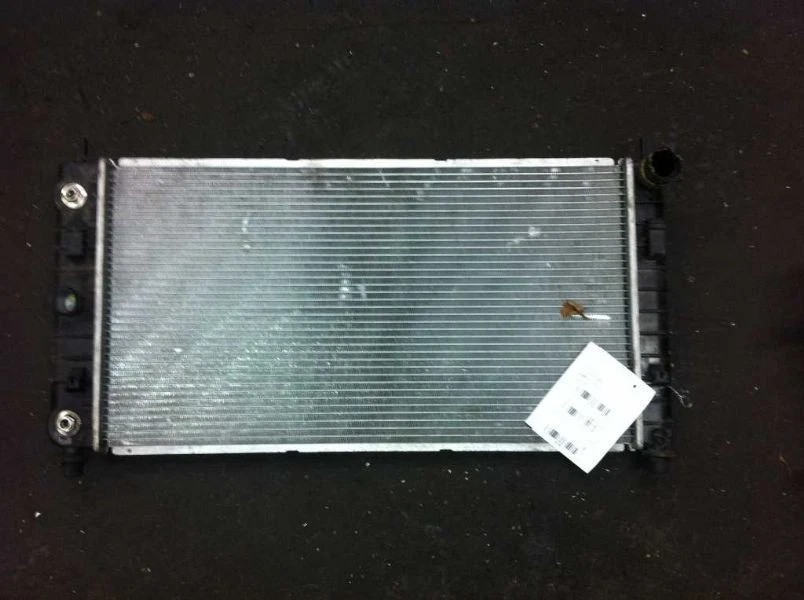 04-08 Chevrolet Malibu Radiador Estilo Clásico Emblema en Rejilla 2.2 Litros Foto 2 de 4