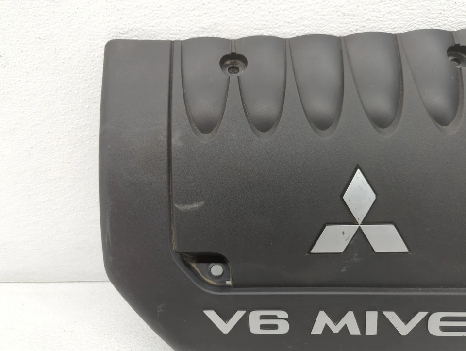 2008 Mitsubishi Outlander Engine Cover WSIUX - Image 2 of 4