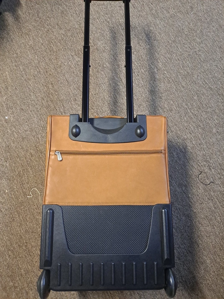 Piel 皮革多口袋惠勒 14x19x7。 全粒面牛皮。 — 第 3/4 张图片