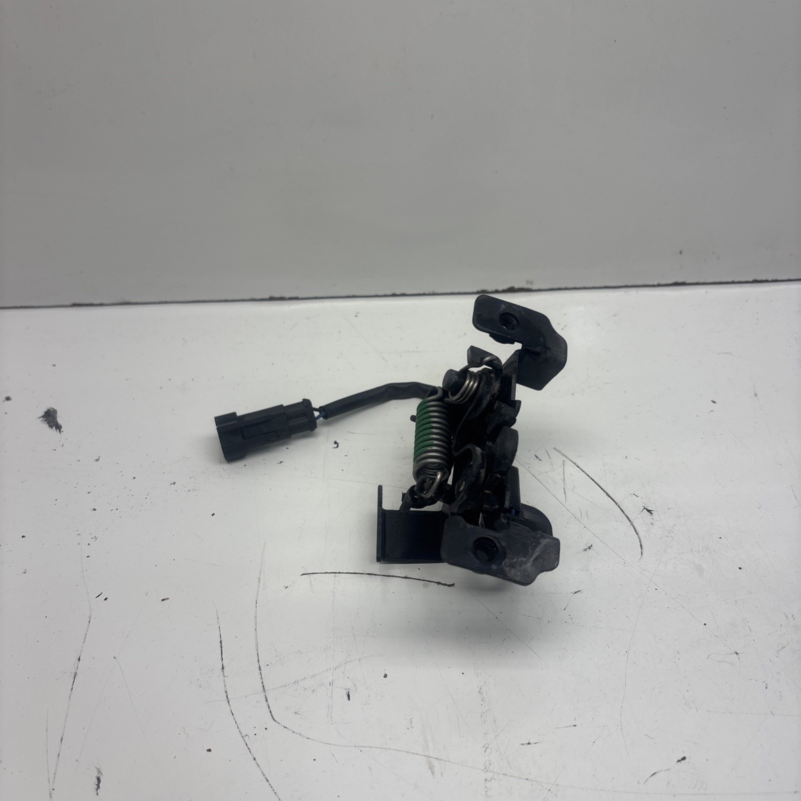2014 - 2024 MASERATI GHIBLI FRONT LEFT SIDE HOOD BONNET LATCH LOCK ACTUATOR OEM