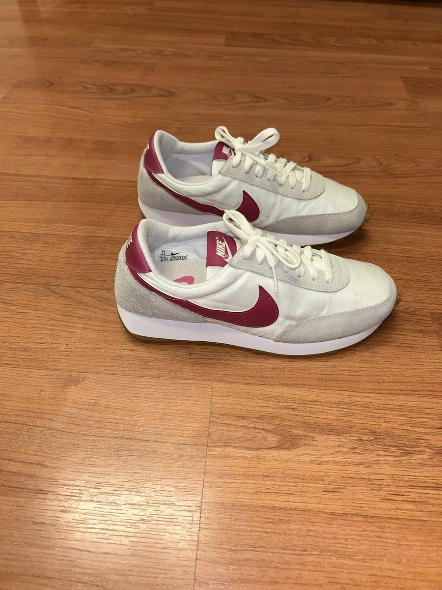 Nike Daybreak Cactus Flower S 7.5 View 4