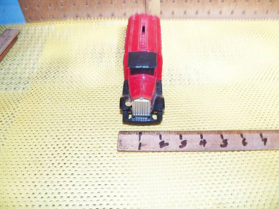 Vintage ERTL 1930 Diamond T Tanker Truck Bank - SAPP BROS. - Omaha, Nebraska - Image 2 of 4