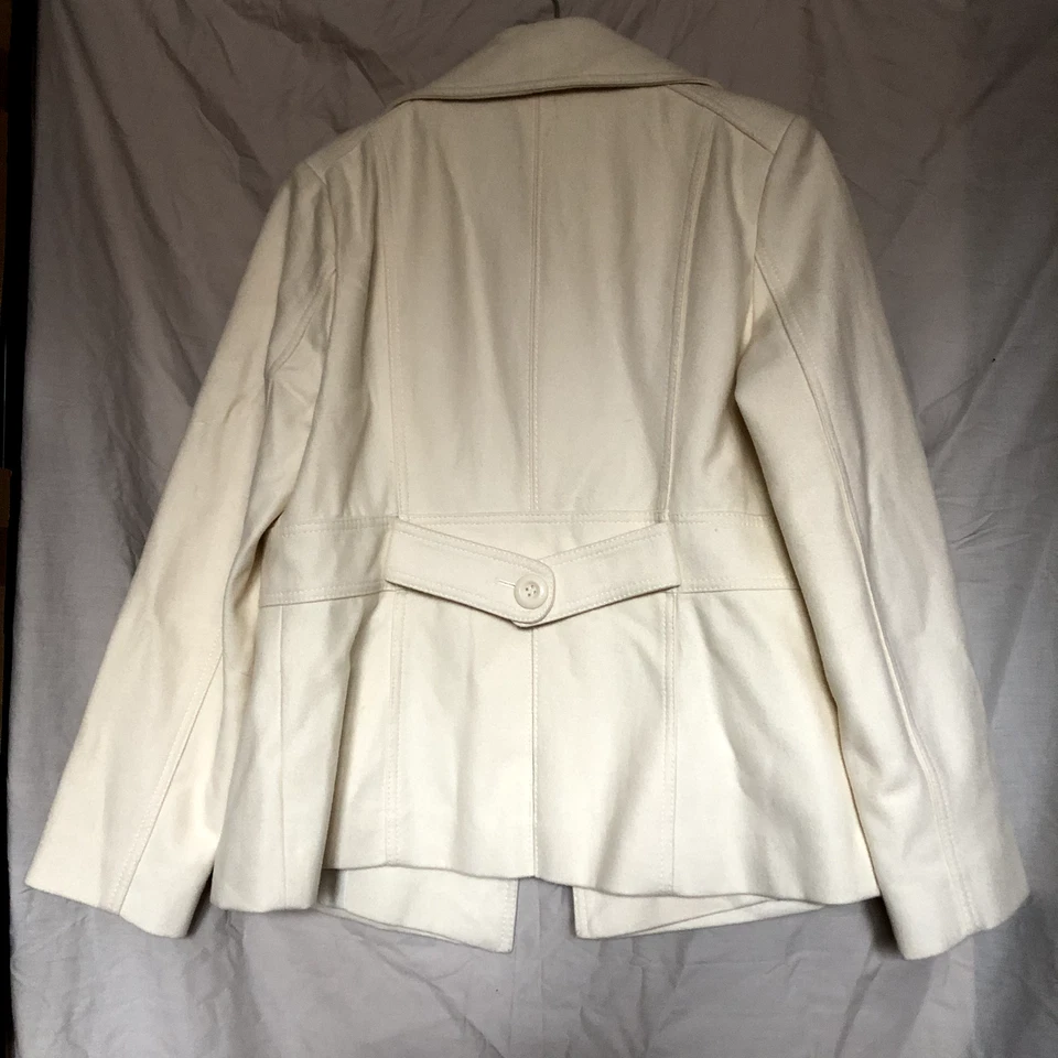 NEW Guess Wool Jacket, Milky White, L, Pit to Pit 20", Top to Bottom 28" - Image 2 of 4