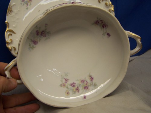 BERNARDAUD - (D&Co.) COV. Ciotola per verdure lavanda e fiori gialli smerlati - Foto 5 di 9