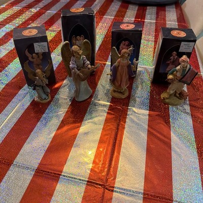 Vintage Fontanini Angels/Village figurine made in Italy from the 1990s Boxed
