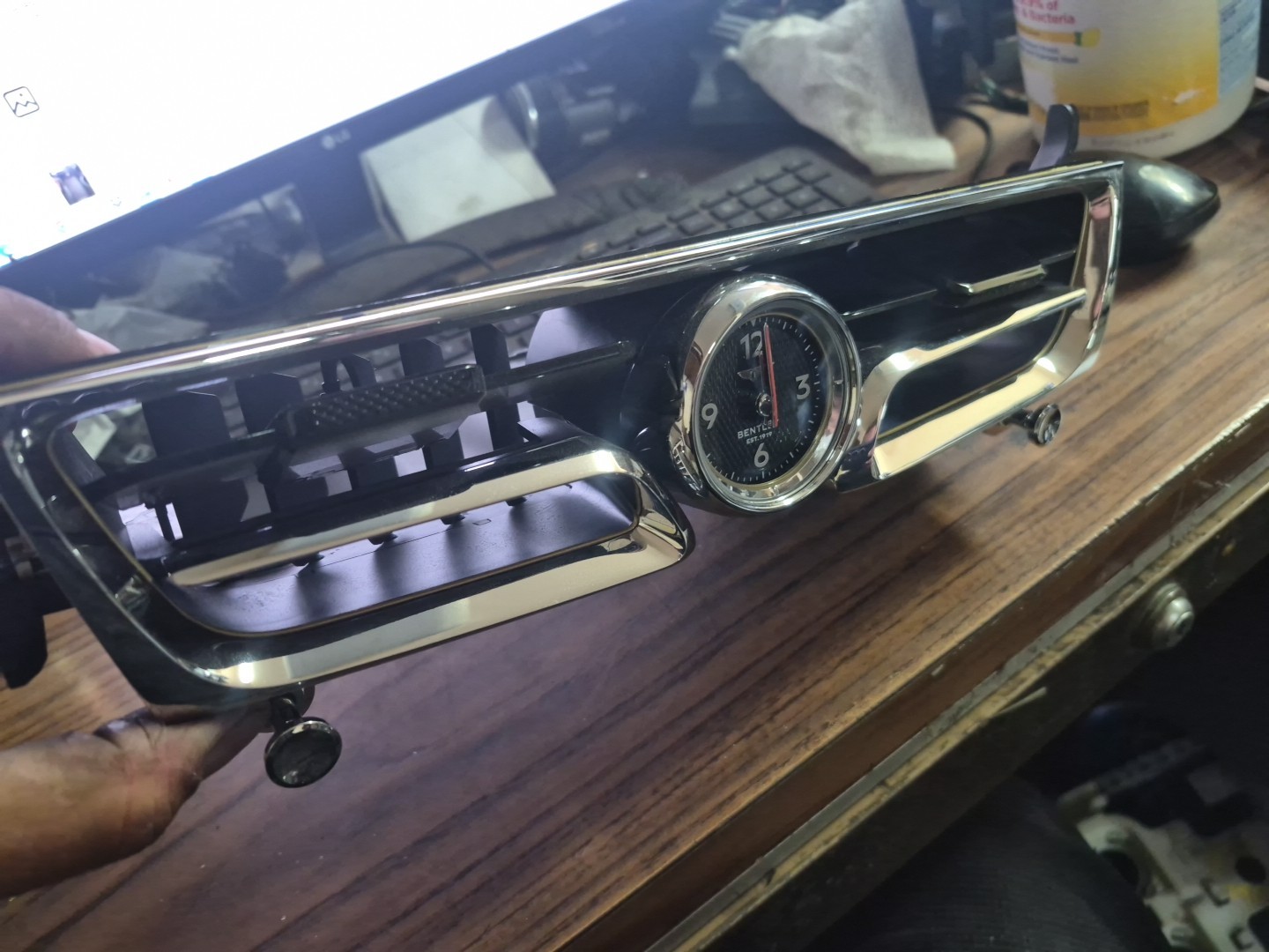 22 BENTLEY FLYING SPUR CENTER AIR VENT 3SE819110D