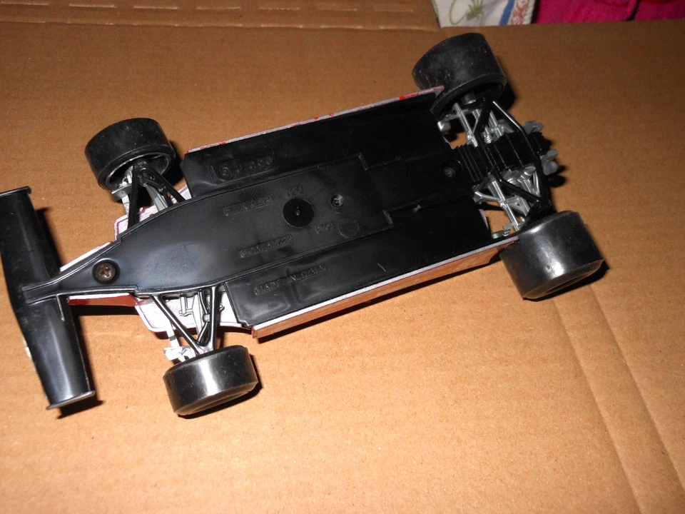 FERRARI 126 ARNOUX FORMULA 1 BURAGO 1/24 6101 vintage 1/24 ROSSO - Immagine 4 di 4