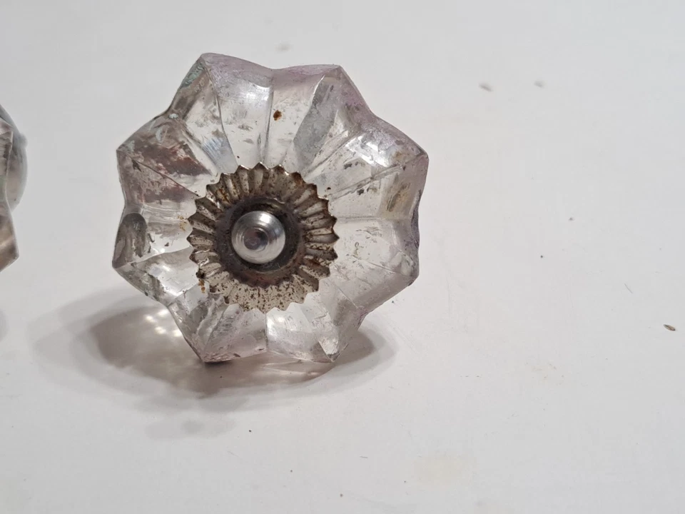 Винтажный набор из 2 стеклянных ручек для выдвижных ящиков шкафов серебристые и прозрачные - Изображение 3 из 4