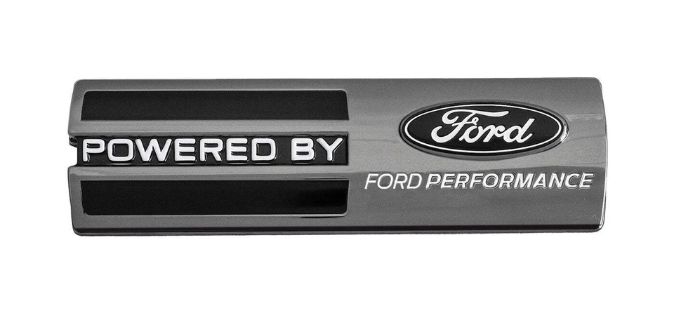 Emblema Fender emblema dois tons preto alimentado por Ford Performance 5,5" fabricante de equipamento original - Imagem 2 de 3
